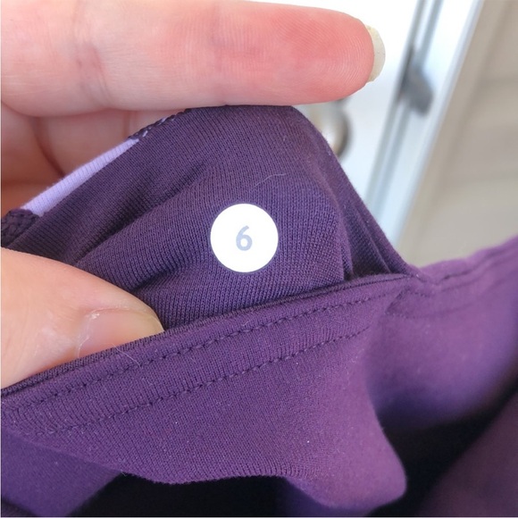 Lululemon Low Rise Wunder Unders - Picture 3 of 5